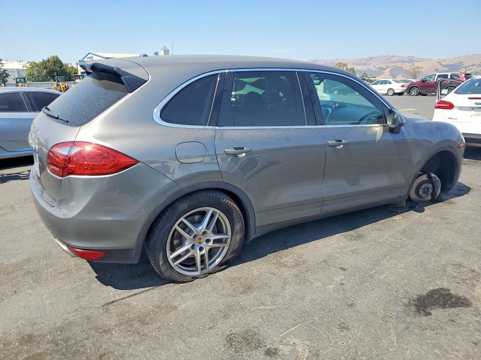 Продаж на аукціоні авто 2013 Porsche Cayenne, vin: WP1AA2A24DLA10790, номер лоту: 64805896