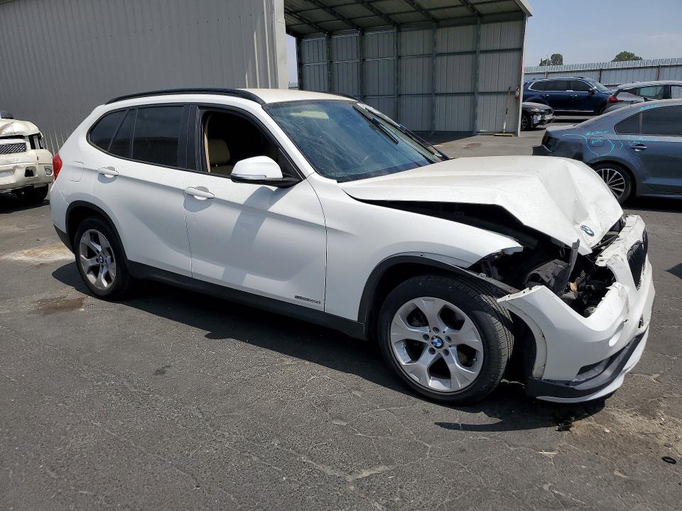 64513116 :رقم المزاد ، WBAVM1C5XFV315243 vin ، 2015 Bmw X1 مزاد بيع