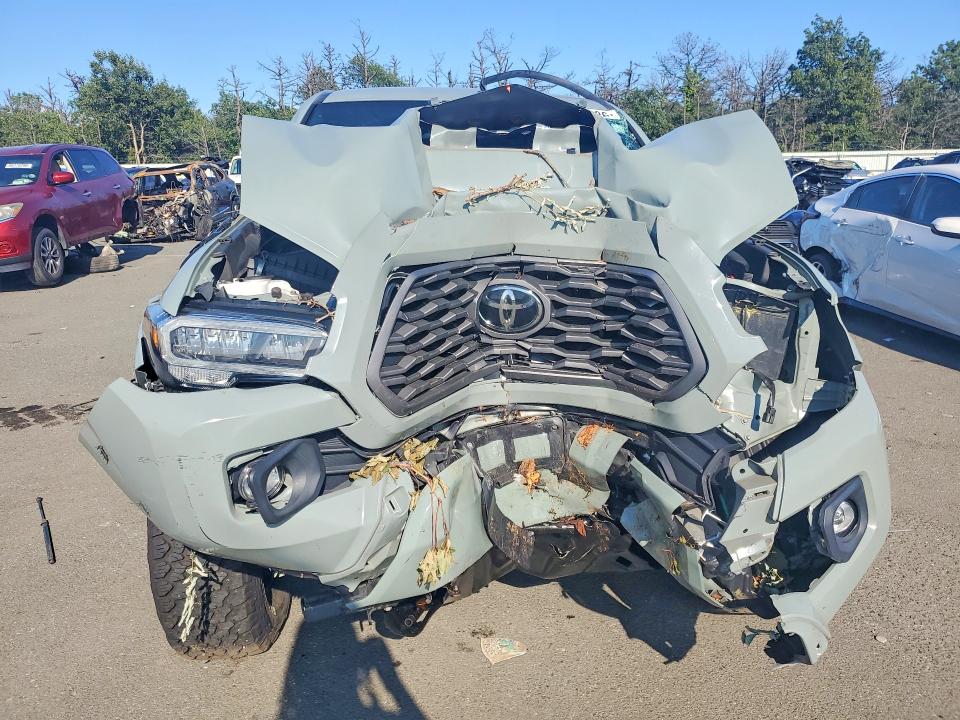 66483036 :رقم المزاد ، 3TYCZ5AN3NT087119 vin ، 2022 Toyota Tacoma مزاد بيع