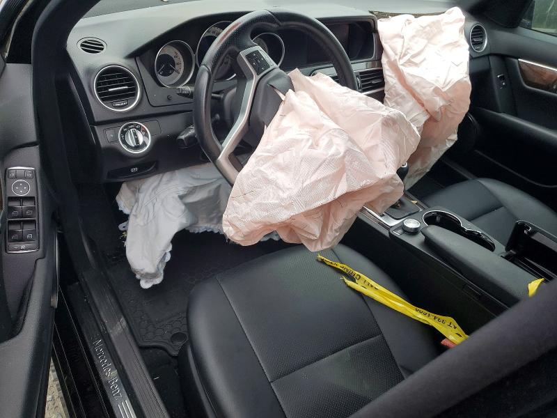 Продаж на аукціоні авто 2012 Mercedes-benz C, vin: WDDGF4HB9CR197931, номер лоту: 62823656