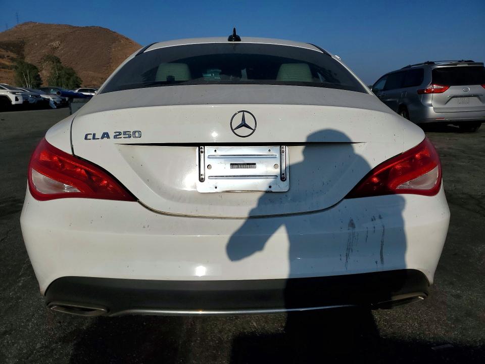 65029996 :رقم المزاد ، WDDSJ4EB6JN683338 vin ، 2018 Mercedes-benz Cla مزاد بيع