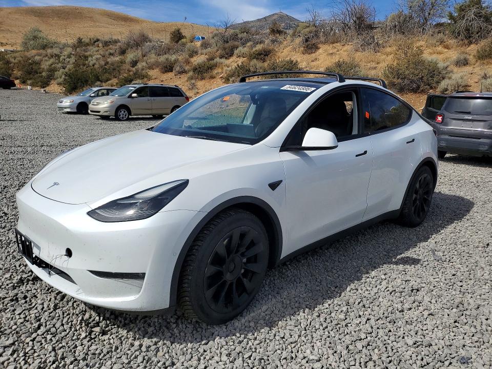 64624886 :رقم المزاد ، 7SAYGAEE8NF524419 vin ، 2022 Tesla Model Y مزاد بيع