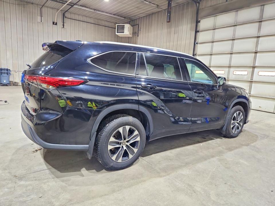 Aukcja sprzedaży 2022 Toyota Highlander, vin: 5TDGZRBH4NS573421, numer aukcji: 63359646