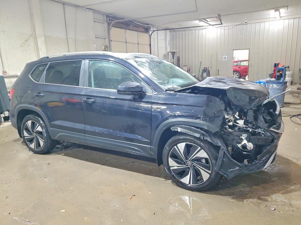 2024 Volkswagen Taos მანქანა იყიდება აუქციონზე, vin: 3VVVX7B2XRM020082, აუქციონის ნომერი: 63603566