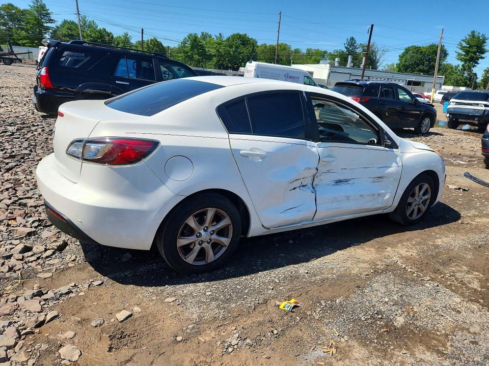 63885886 :رقم المزاد ، JM1BL1VF0B1452448 vin ، 2011 Mazda 3 مزاد بيع
