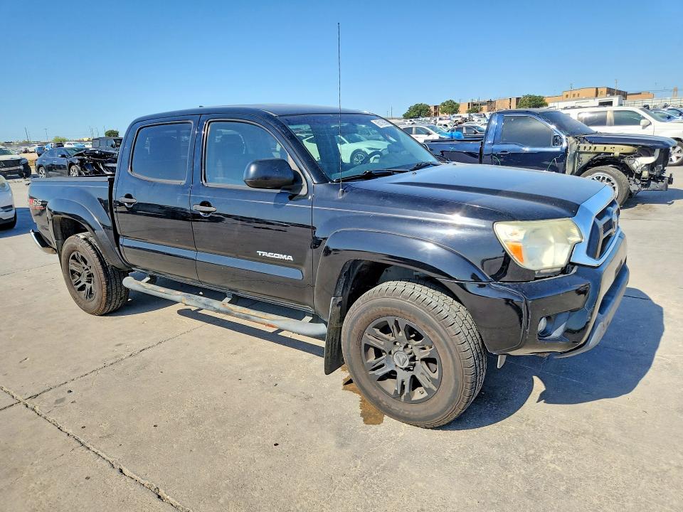 65116956 :رقم المزاد ، 5TFLU4EN2FX138202 vin ، 2015 Toyota Tacoma مزاد بيع