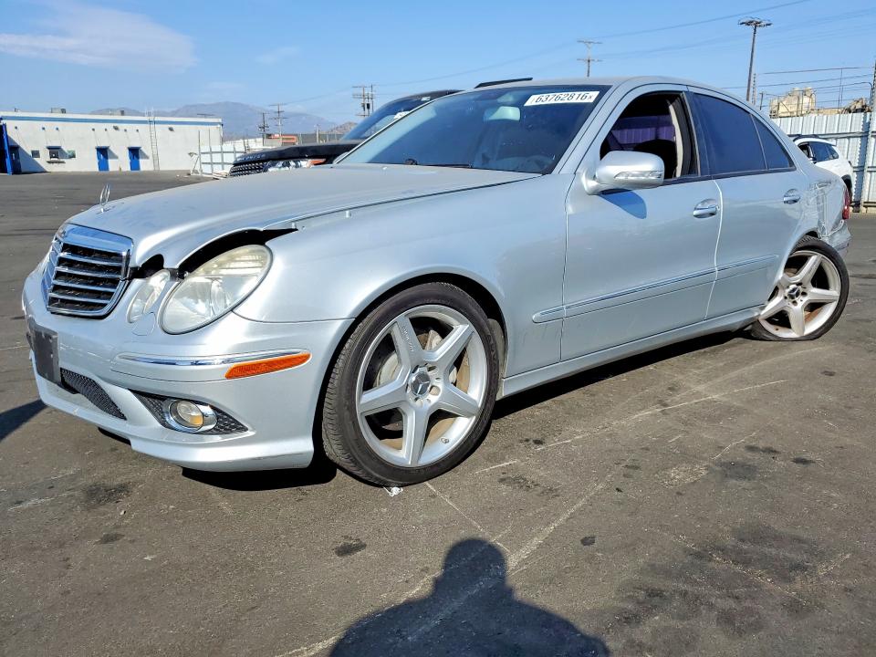 2009 Mercedes-benz E მანქანა იყიდება აუქციონზე, vin: WDBUF56X79B412689, აუქციონის ნომერი: 63762816