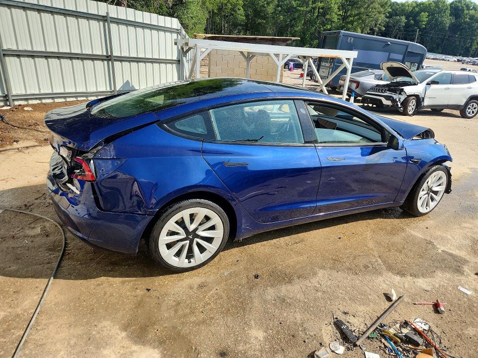 64394226 :رقم المزاد ، 5YJ3E1EA7NF372630 vin ، 2022 Tesla Model 3 مزاد بيع