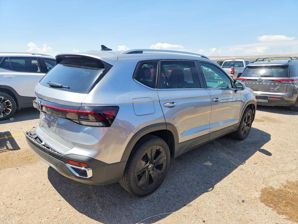 63722626 :رقم المزاد ، 3VVSC7B27SM009559 vin ، 2025 Volkswagen Taos مزاد بيع