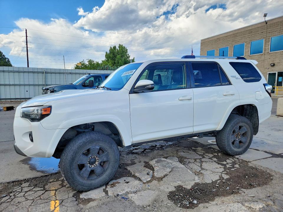 65834096 :رقم المزاد ، JTEBU5JR1H5470104 vin ، 2017 Toyota 4runner مزاد بيع
