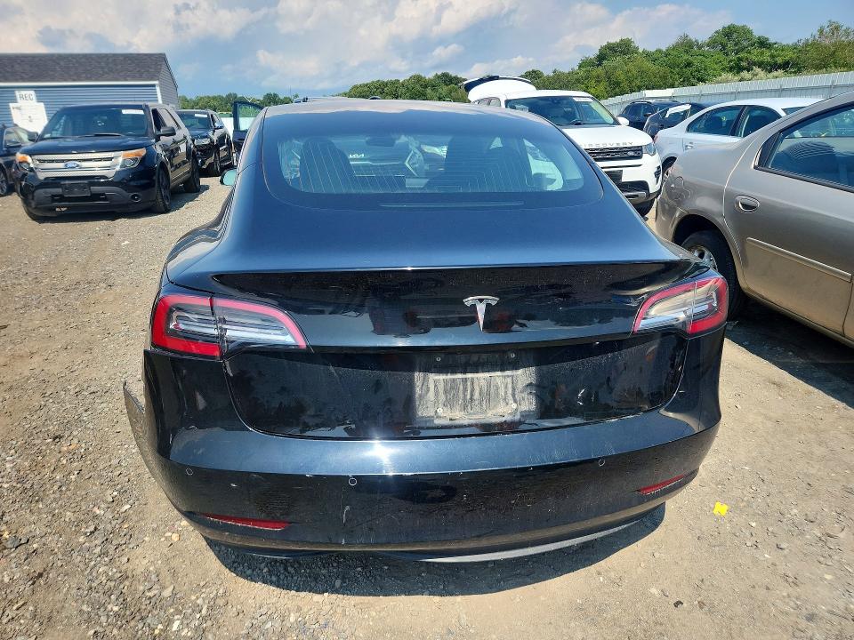 Продажа на аукционе авто 2018 Tesla Model 3, vin: 5YJ3E1EA1JF075895, номер лота: 64247016
