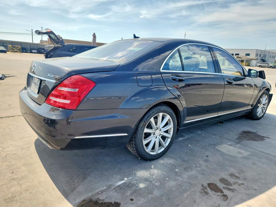 Продаж на аукціоні авто 2012 Mercedes-benz S, vin: WDDNG8DBXCA424110, номер лоту: 64081516