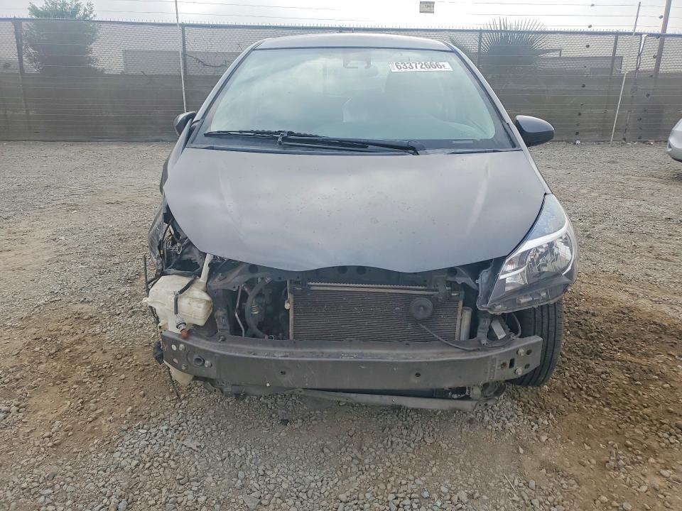 2017 Toyota Yaris მანქანა იყიდება აუქციონზე, vin: VNKKTUD37HA085637, აუქციონის ნომერი: 63372666