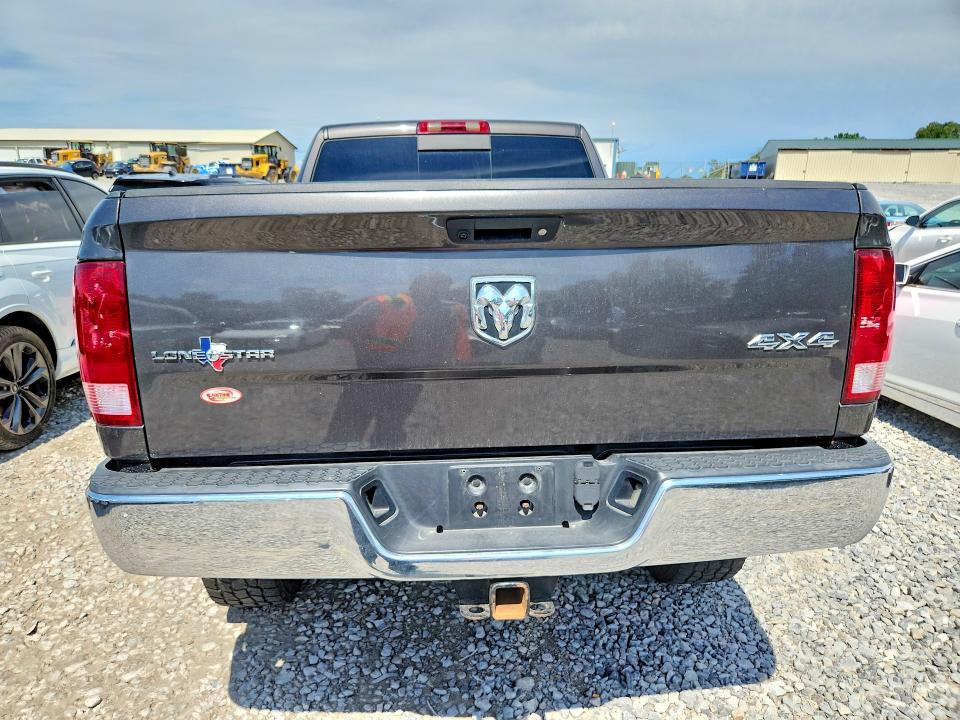 65703156 :رقم المزاد ، 3C6UR5ML4JG232839 vin ، 2018 Ram 2500 مزاد بيع