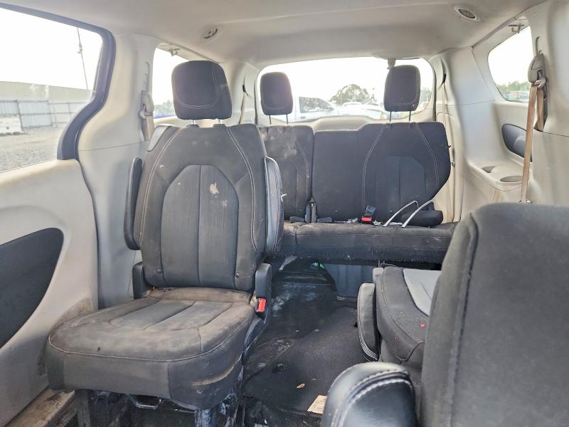 65904466 :رقم المزاد ، 2C4RC1CG5LR134543 vin ، 2020 Chrysler Voyager مزاد بيع