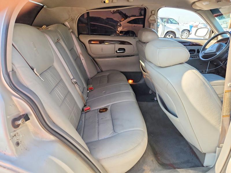 Продажа на аукционе авто 1998 Lincoln Town Car, vin: 1LNFM82W9WY722961, номер лота: 63395796