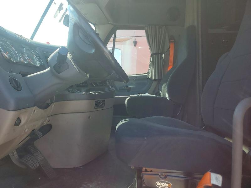 Продаж на аукціоні авто 2018 Freightliner Cascadia 125, vin: 3AKJGLDV9JSJT7295, номер лоту: 62995636