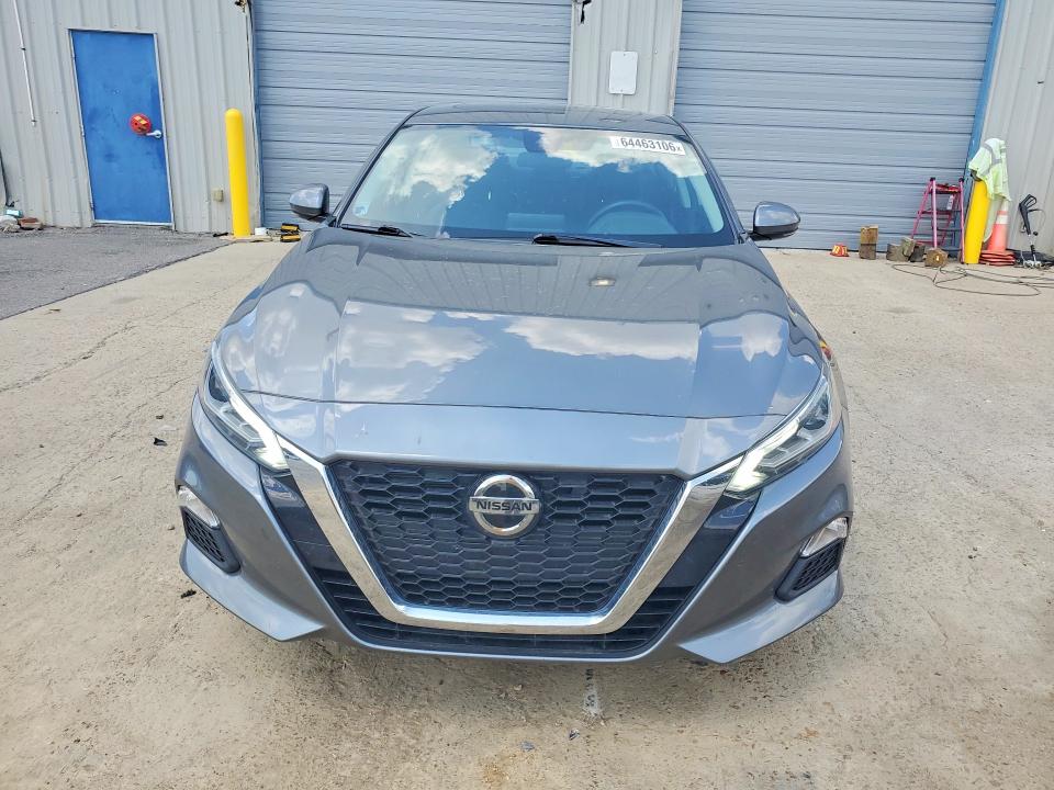 64463106 :رقم المزاد ، 1N4BL4DW2NN333399 vin ، 2022 Nissan Altima مزاد بيع