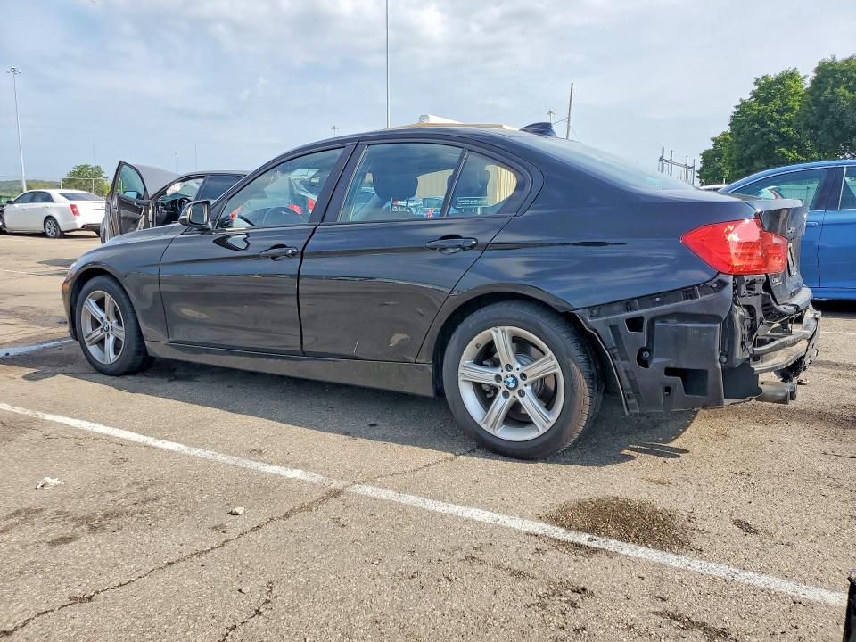 64207166 :رقم المزاد ، WBA3B3C52EJ977462 vin ، 2014 Bmw 328 مزاد بيع