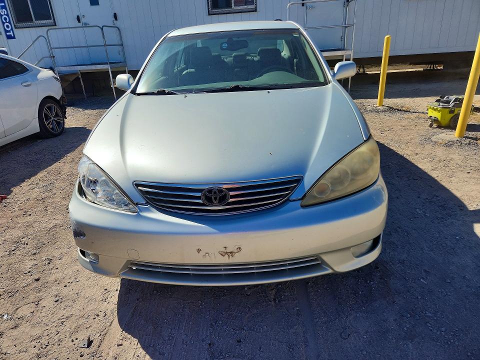 64969856 :رقم المزاد ، JTDBE30KX53011512 vin ، 2005 Toyota Camry مزاد بيع
