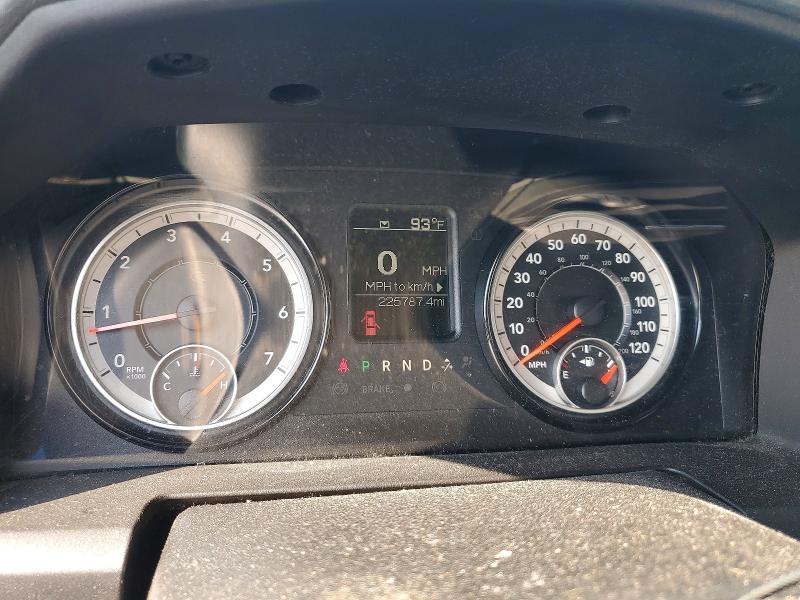 64104206 :رقم المزاد ، 1C6RR7FG0JS185996 vin ، 2018 Ram 1500 مزاد بيع