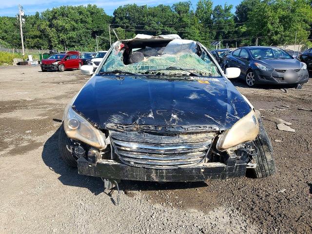 Продаж на аукціоні авто 2014 Chrysler 200, vin: 1C3CCBAB3EN123886, номер лоту: 62450306