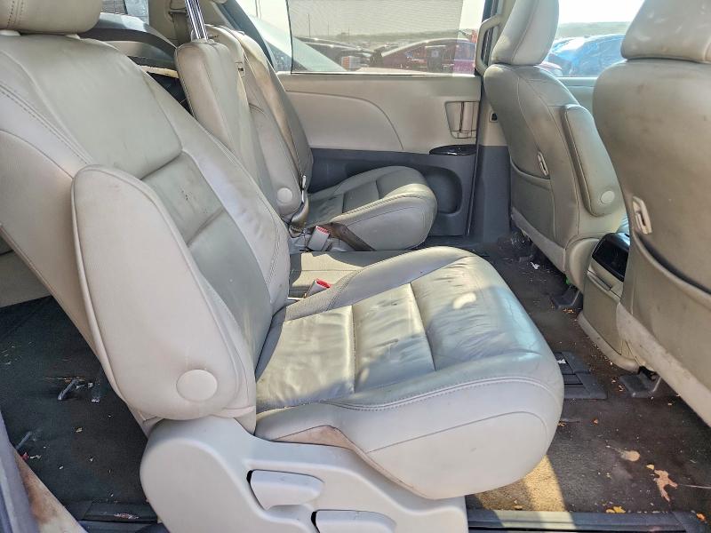 Продаж на аукціоні авто 2016 Toyota Sienna, vin: 5TDYK3DC6GS702513, номер лоту: 64039446