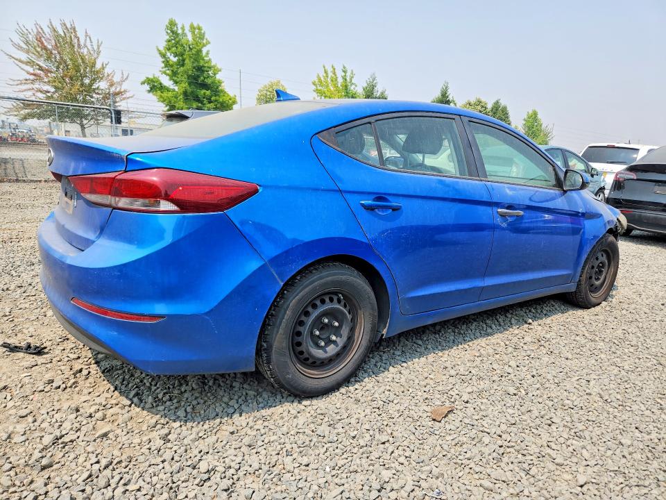 64239336 :رقم المزاد ، KMHD74LF6HU085835 vin ، 2017 Hyundai Elantra مزاد بيع