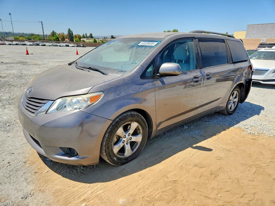 Aukcja sprzedaży 2017 Toyota Sienna, vin: 5TDKZ3DC1HS794715, numer aukcji: 63538936