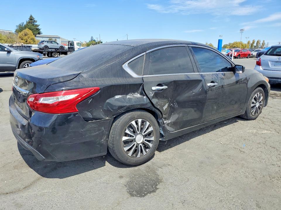 Продажа на аукционе авто 2017 Nissan Altima, vin: 1N4AL3AP1HC493468, номер лота: 66619716