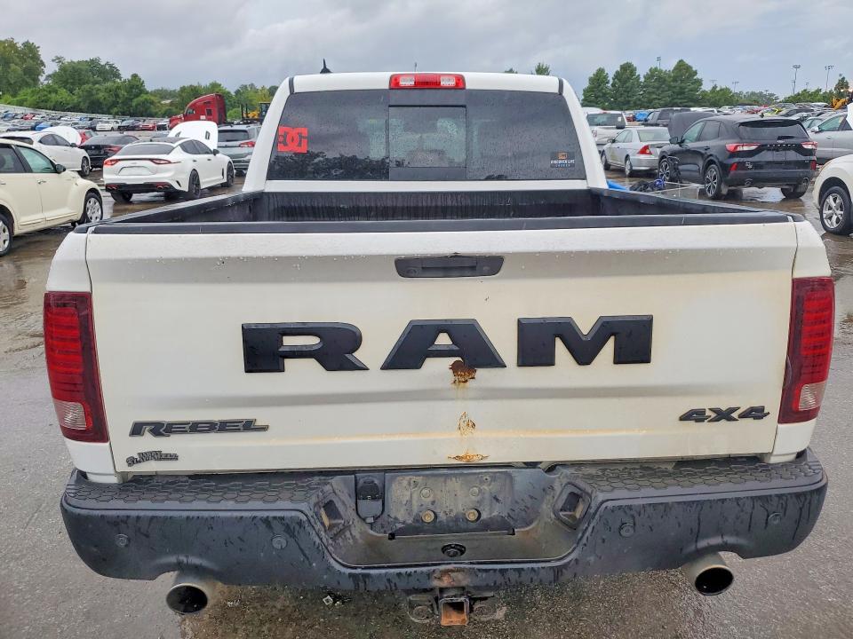 63890996 :رقم المزاد ، 1C6RR7YT9HS566993 vin ، 2017 Ram 1500 مزاد بيع