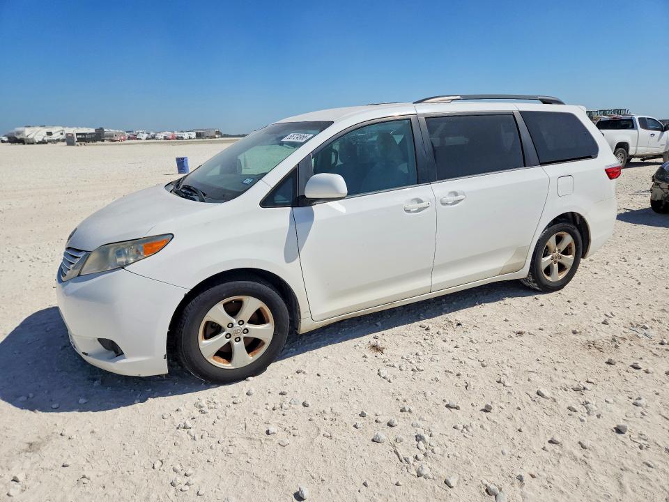 Aukcja sprzedaży 2015 Toyota Sienna, vin: 5TDKK3DC8FS560511, numer aukcji: 65724966