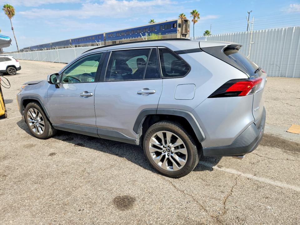 Продажа на аукционе авто 2019 Toyota Rav4, vin: JTMA1RFV5KD511515, номер лота: 63263136