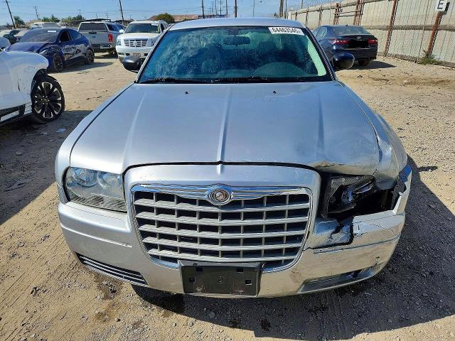2009 Chrysler 300 მანქანა იყიდება აუქციონზე, vin: 2C3KA43D09H598325, აუქციონის ნომერი: 64463546