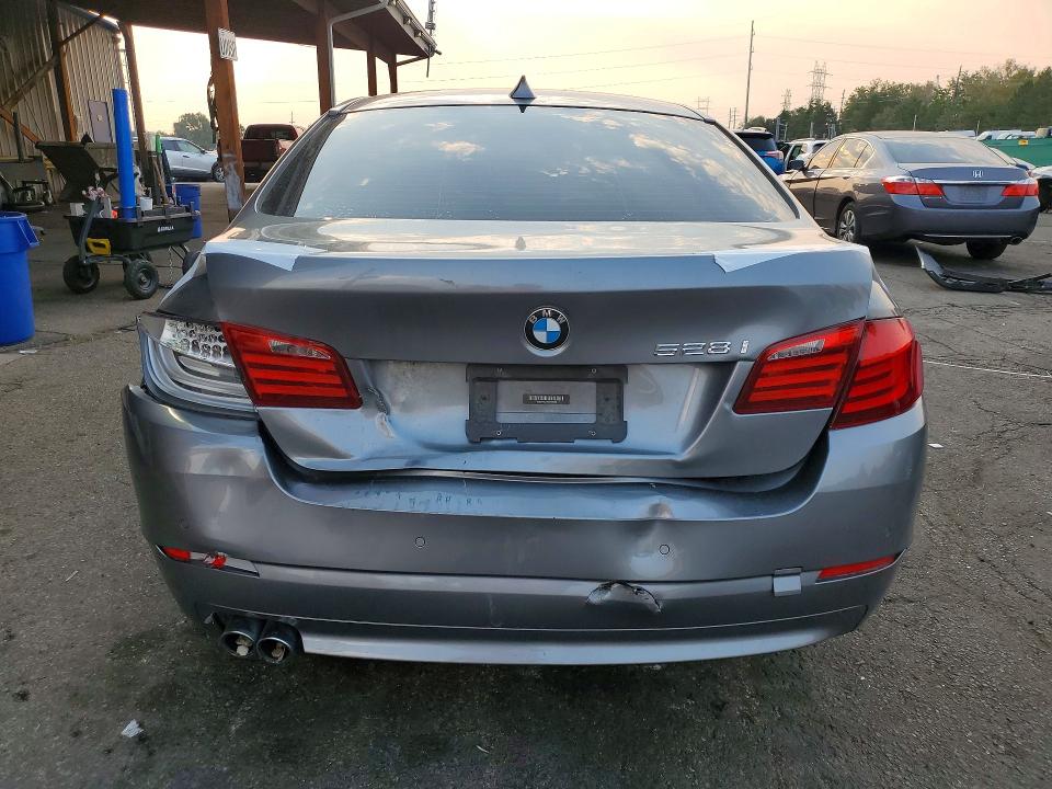 63493806 :رقم المزاد ، WBAFR1C58BDS36398 vin ، 2011 Bmw 528 مزاد بيع