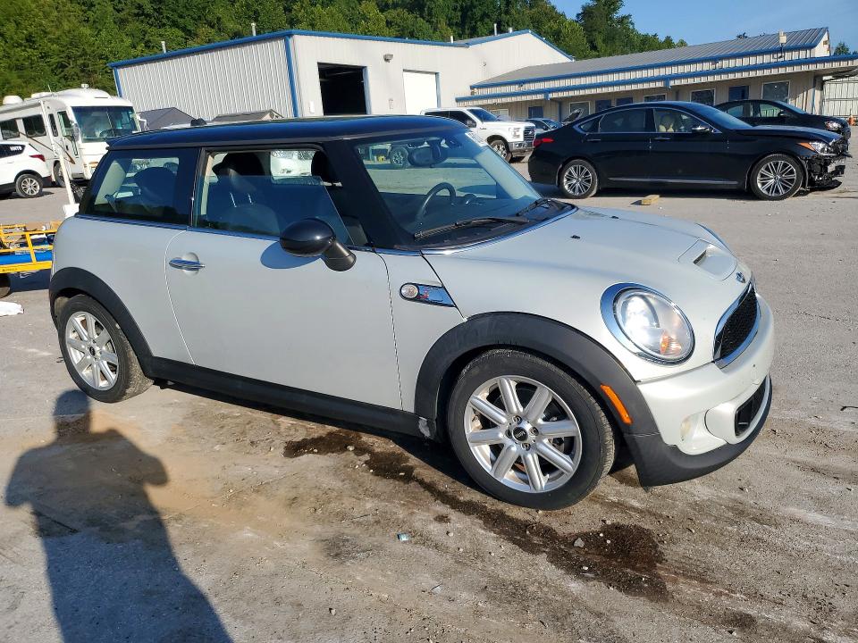2013 Mini Cooper მანქანა იყიდება აუქციონზე, vin: WMWSV3C56DT392924, აუქციონის ნომერი: 66101446