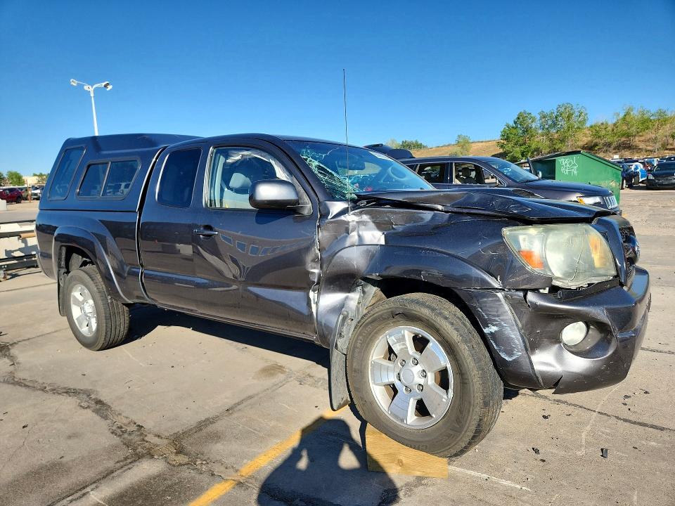 2011 Toyota Tacoma მანქანა იყიდება აუქციონზე, vin: 5TFUU4EN7BX005613, აუქციონის ნომერი: 65060266
