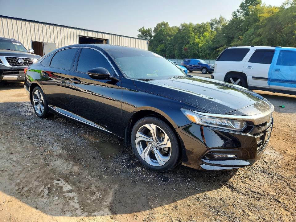64019626 :رقم المزاد ، 1HGCV1F50JA162750 vin ، 2018 Honda Accord مزاد بيع