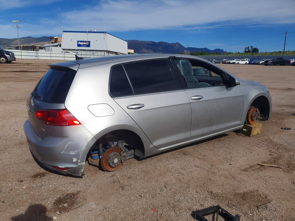 Продажа на аукционе авто 2015 Volkswagen Golf, vin: 3VW217AU1FM014573, номер лота: 65474276