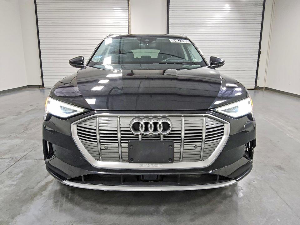 Aukcja sprzedaży 2019 Audi E-tron, vin: WA1VABGEXKB017048, numer aukcji: 64572266
