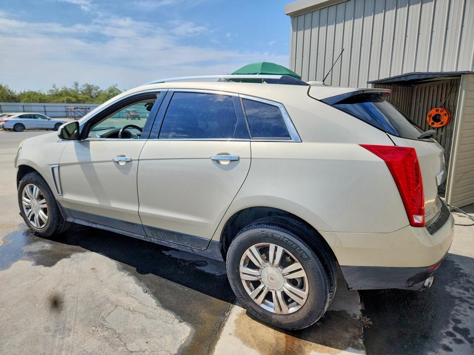 63252196 :رقم المزاد ، 3GYFNBE34FS584635 vin ، 2015 Cadillac Srx مزاد بيع