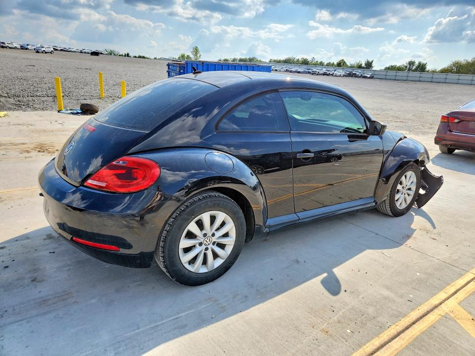 2015 Volkswagen Beetle მანქანა იყიდება აუქციონზე, vin: 3VWF17AT6FM655565, აუქციონის ნომერი: 67142446