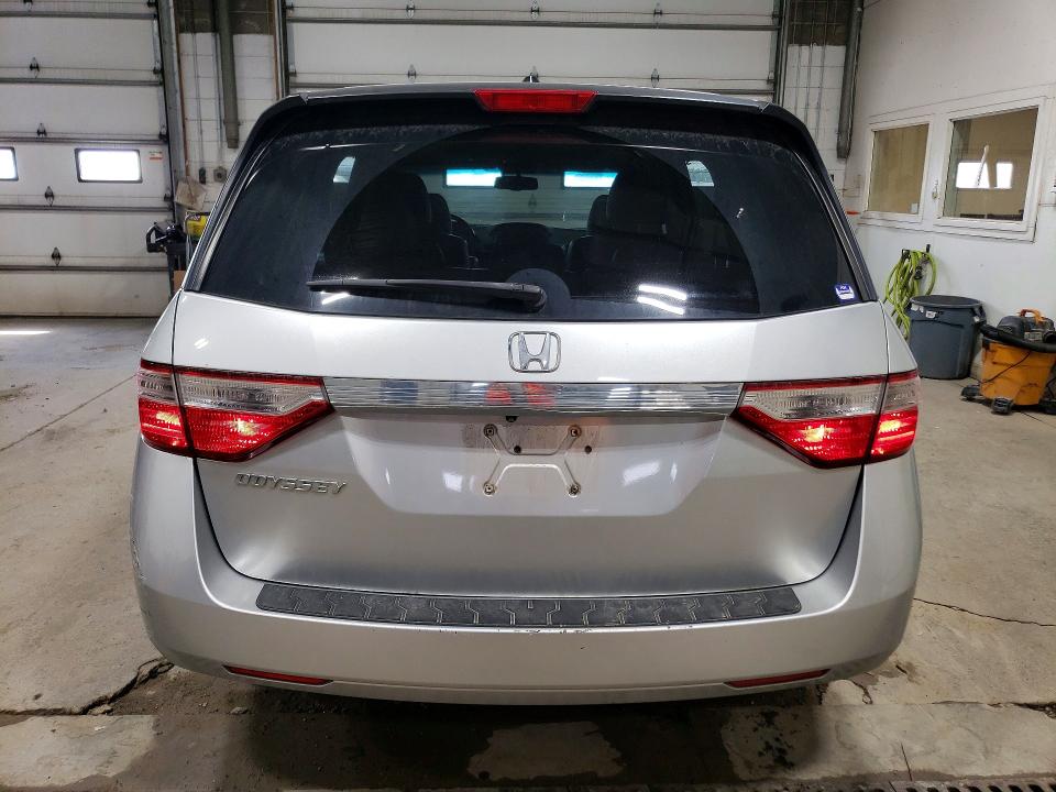 64737056 :رقم المزاد ، 5FNRL5H63BB058550 vin ، 2011 Honda Odyssey مزاد بيع