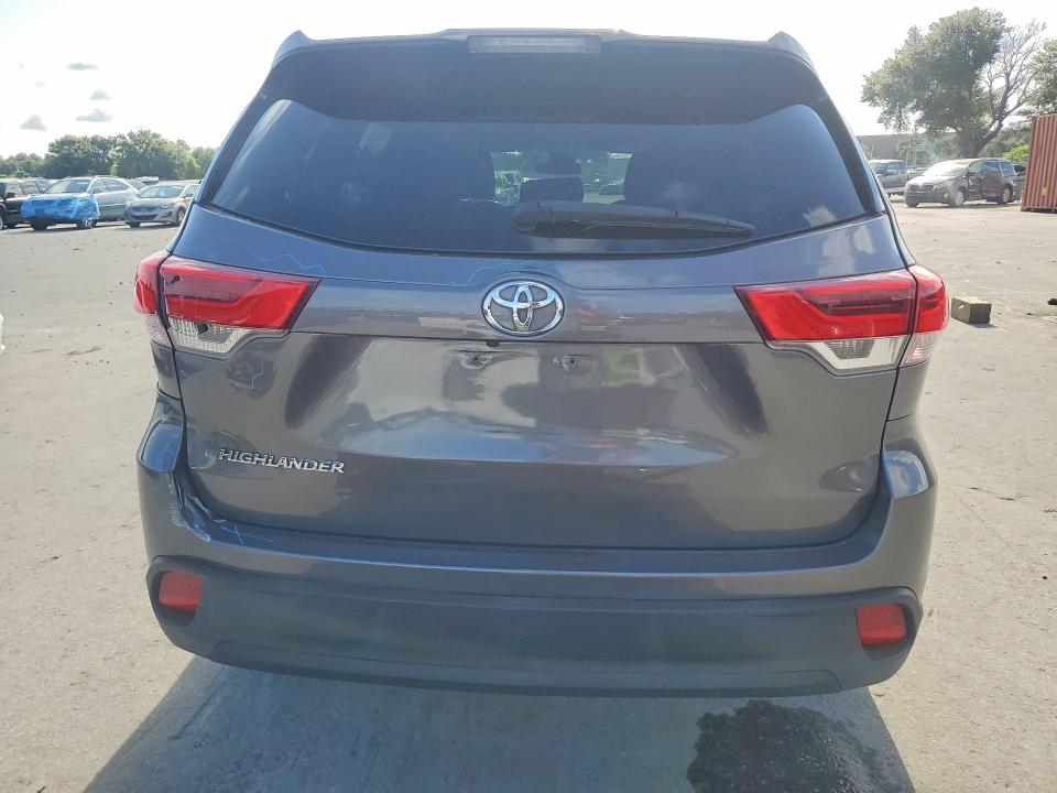 64815656 :رقم المزاد ، 5TDZARFHXKS060857 vin ، 2019 Toyota Highlander مزاد بيع