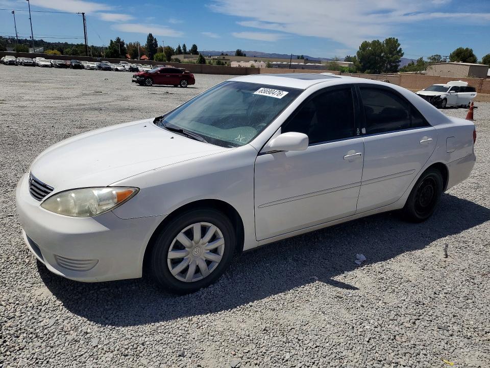 65690476 :رقم المزاد ، 4T1BE32K15U404284 vin ، 2005 Toyota Camry مزاد بيع