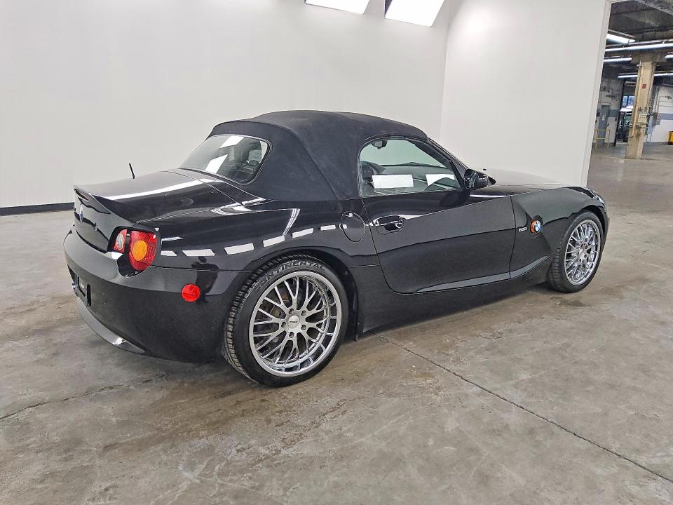 66487126 :رقم المزاد ، 4USBT33483LR63659 vin ، 2003 Bmw Z4 مزاد بيع