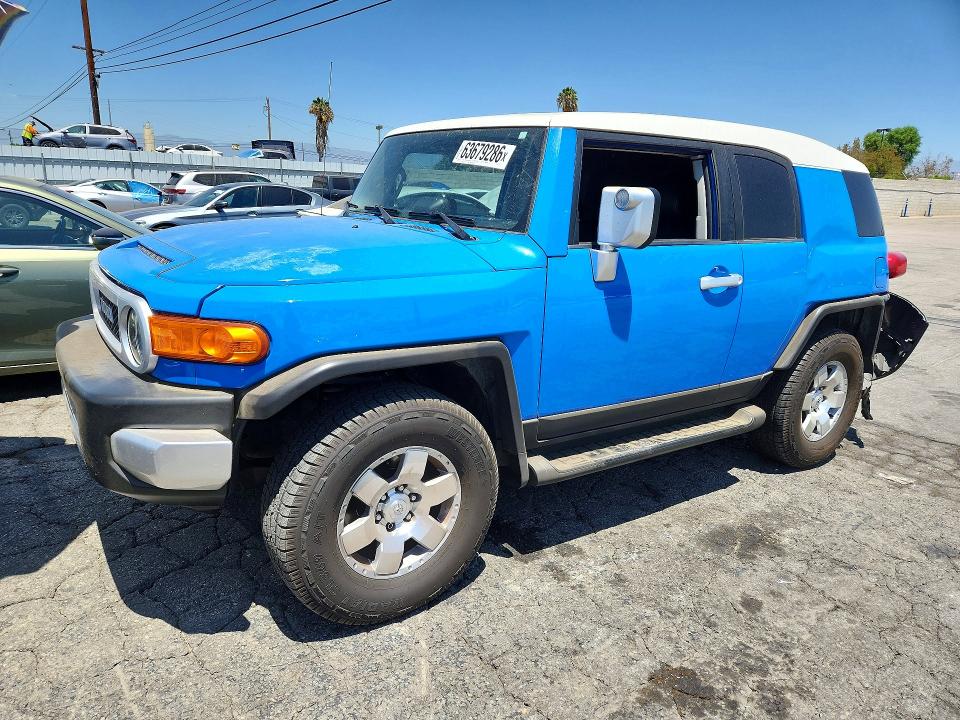 63679286 :رقم المزاد ، JTEZU11F470015420 vin ، 2007 Toyota Fj Cruiser مزاد بيع