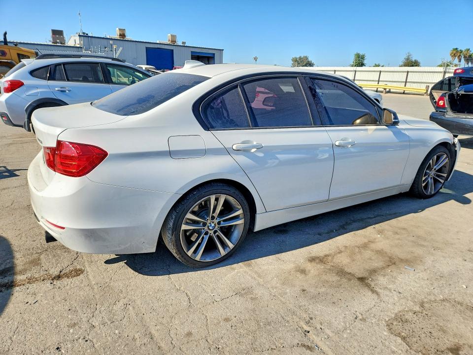 2013 Bmw 335 მანქანა იყიდება აუქციონზე, vin: WBA3A9C57DF476879, აუქციონის ნომერი: 64492136