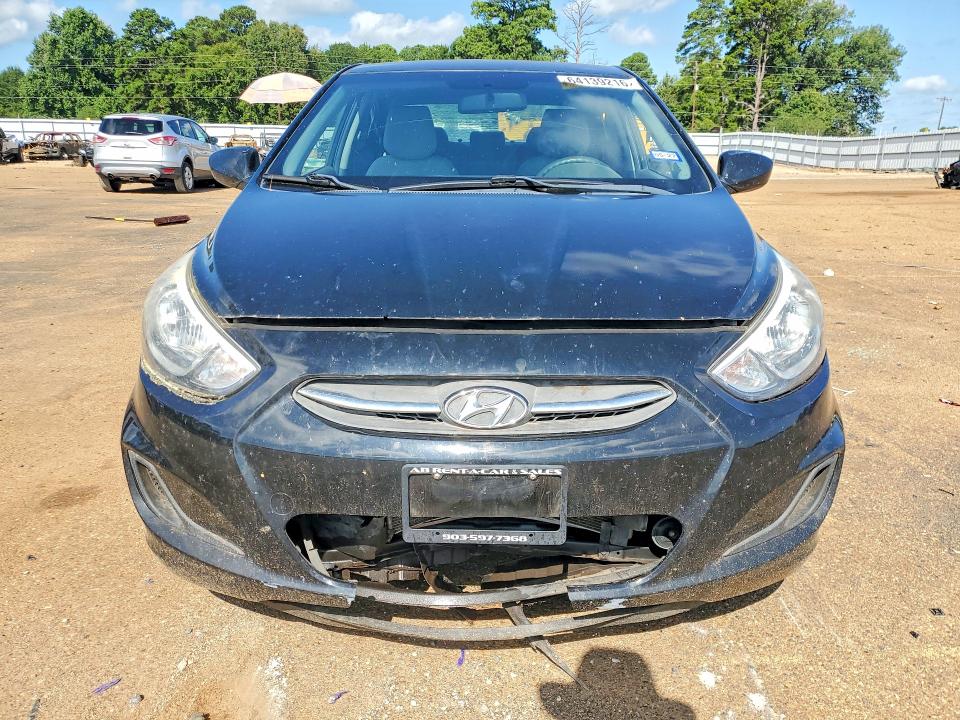 64139216 :رقم المزاد ، KMHCT4AE4HU351256 vin ، 2017 Hyundai Accent مزاد بيع