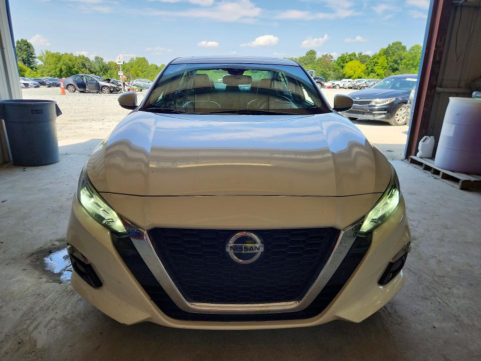64284476 :رقم المزاد ، 1N4BL4EV5KC213058 vin ، 2019 Nissan Altima مزاد بيع